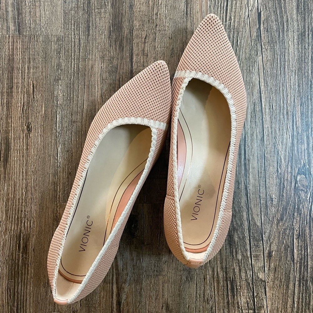 Vionic Women's Peach Loafers